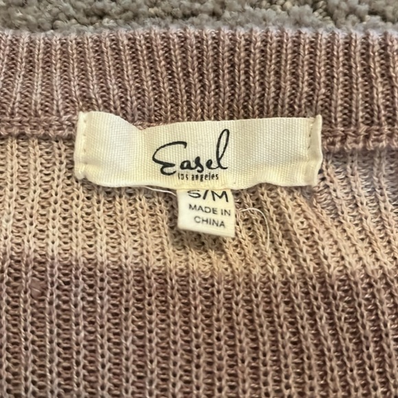 Women’s cold shoulder sweater. - Picture 4 of 5